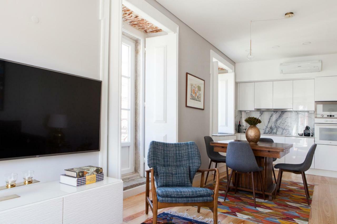 Alfama Sophisticate Flat With Balconies 2Bedrs 2Baths & Ac In 19Th Century Building Historic Center Apartamento Lisboa Exterior foto